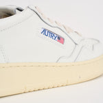 Sneakers uomo Medalist Low  in pelle bianca e blu AULM LL12 AUTRY 
