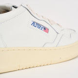 Sneakers uomo Medalist Low  in pelle bianca e blu AULM LL12 AUTRY 