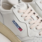 Sneakers uomo Medalist Low bianca e nera AULM LL22 AUTRY 