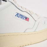 Sneakers uomo Medalist Low bianca e nera AULM LL22 AUTRY 