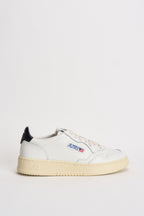 Sneakers uomo Medalist Low bianca e nera AULM LL22 AUTRY 