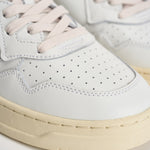 Sneakers uomo Medalist low bianca e tortora AULM LL27 AUTRY 