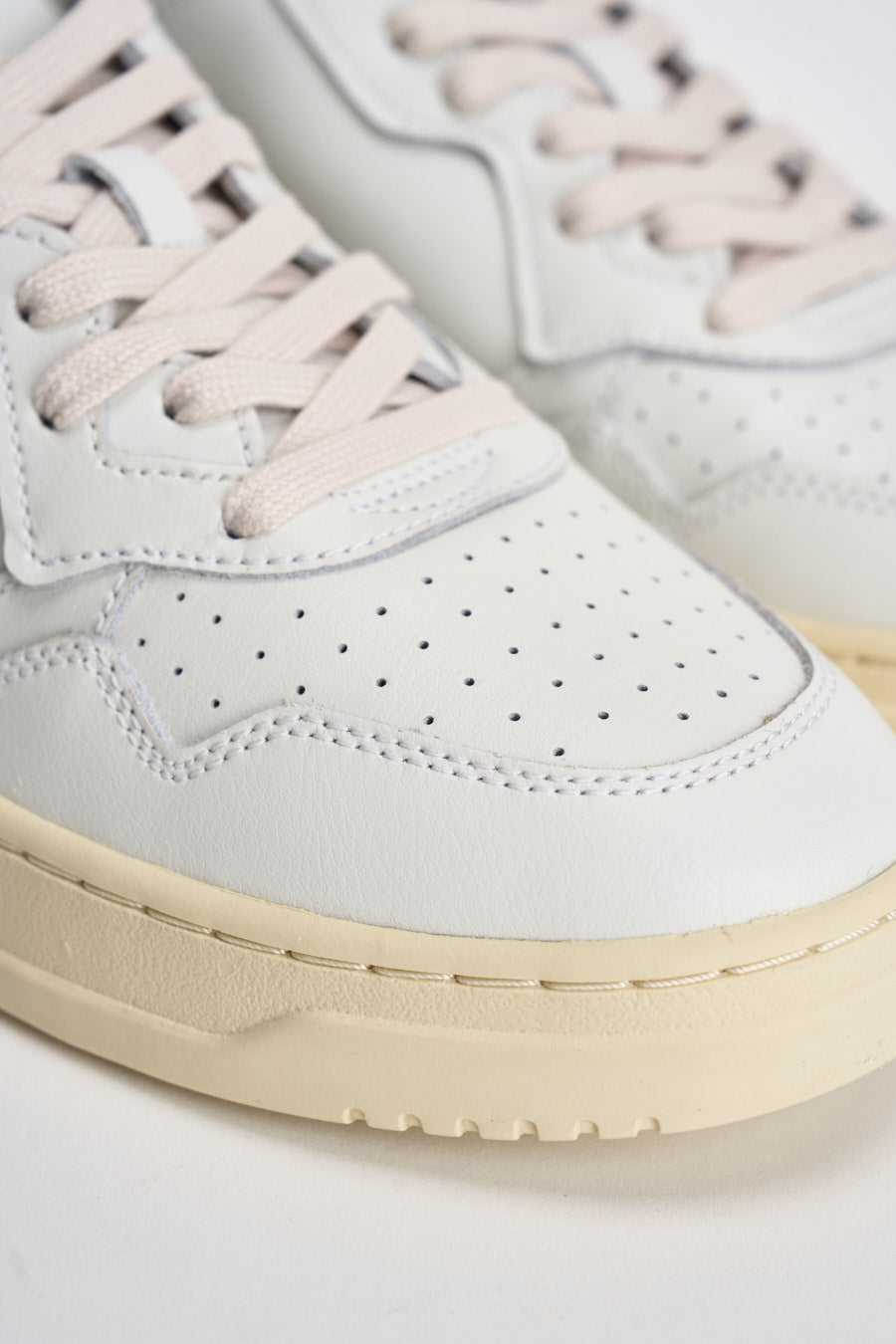 Sneakers uomo Medalist low bianca e tortora AULM LL27 AUTRY 