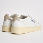 Sneakers uomo Medalist low bianca e tortora AULM LL27 AUTRY 