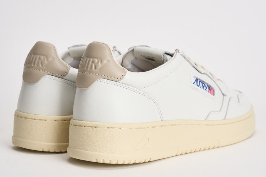 Sneakers uomo Medalist low bianca e tortora AULM LL27 AUTRY 