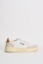 Sneakers uomo Medalist Low in suede beige e caramello AULM LS16 AUTRY 