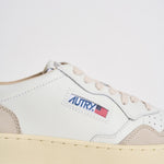 Sneakers uomo Medalist Low in suede beige e caramello AULM LS16 AUTRY 