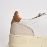 Sneakers uomo Medalist Low in suede beige e caramello AULM LS16 AUTRY 