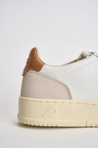 Sneakers uomo Medalist Low in suede beige e caramello AULM LS16 AUTRY 