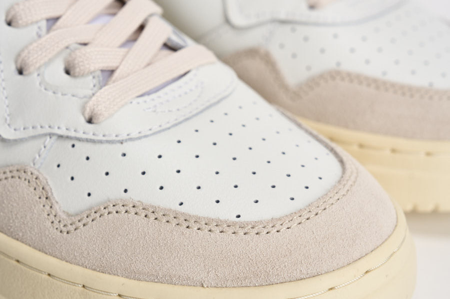 Sneakers uomo Medalist Low in suede beige e caramello AULM LS16 AUTRY 