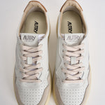 Sneakers uomo Medalist Low in suede beige e caramello AULM LS16 AUTRY 