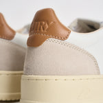 Sneakers uomo Medalist Low in suede beige e caramello AULM LS16 AUTRY 