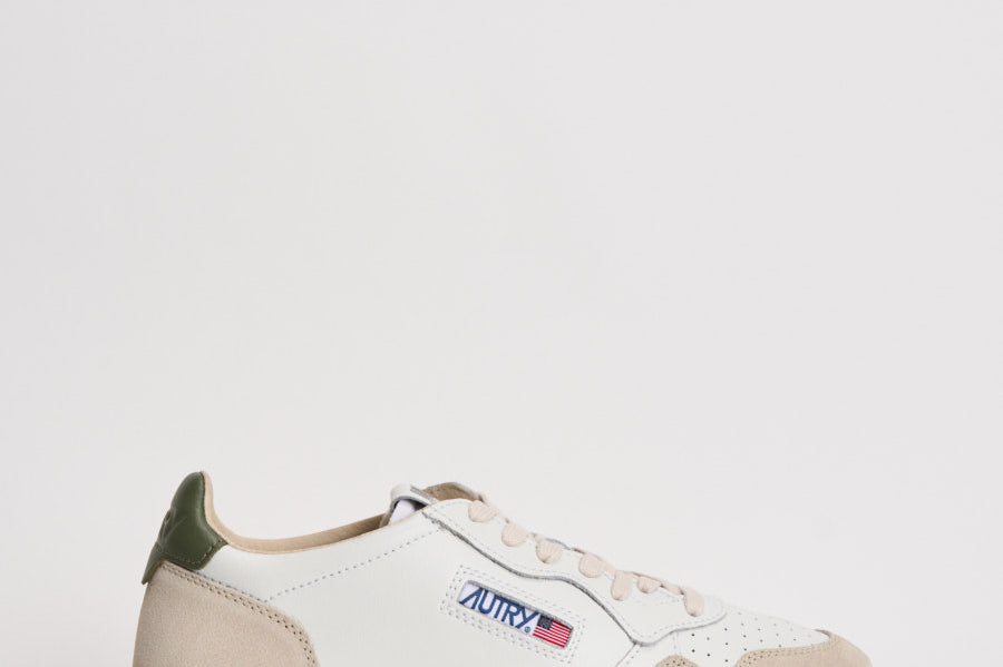 Sneakers uomo Medalist low in suede beige e verde AULM LS17 AUTRY 