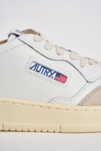 Sneakers uomo Medalist low in suede beige e verde AULM LS17 AUTRY 