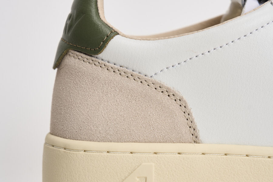 Sneakers uomo Medalist low in suede beige e verde AULM LS17 AUTRY 