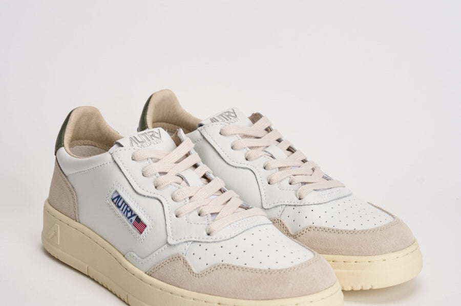 Sneakers uomo Medalist low in suede beige e verde AULM LS17 AUTRY 