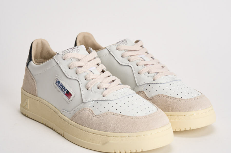Sneakers uomo Medalist low beige e nera AULM LS21 AUTRY 
