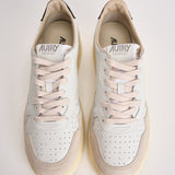 Sneakers uomo Medalist low beige e nera AULM LS21 AUTRY 