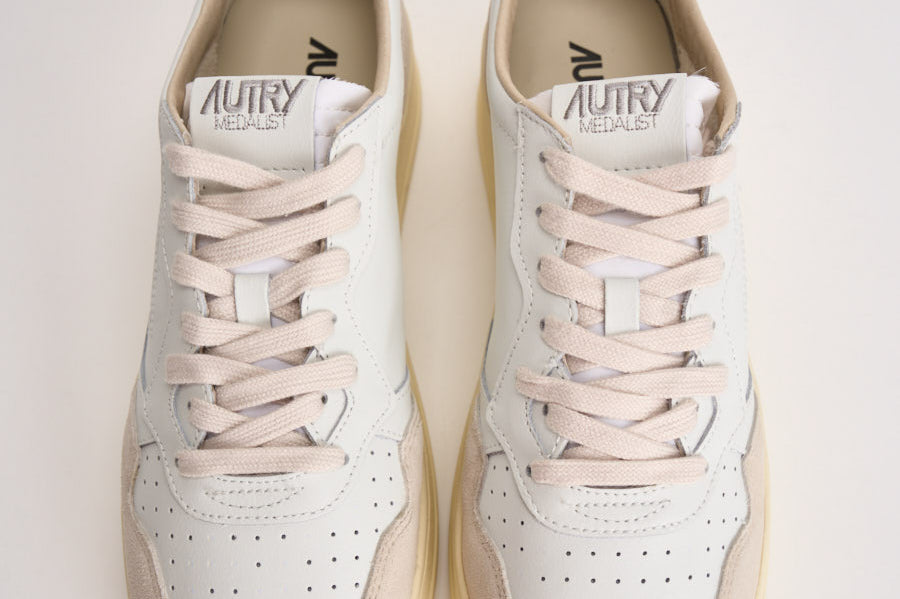 Sneakers uomo Medalist low beige e nera AULM LS21 AUTRY 