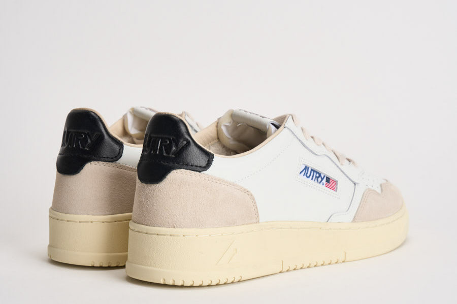 Sneakers uomo Medalist low beige e nera AULM LS21 AUTRY 