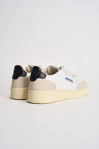 Sneakers uomo Medalist low beige e nera AULM LS21 AUTRY 