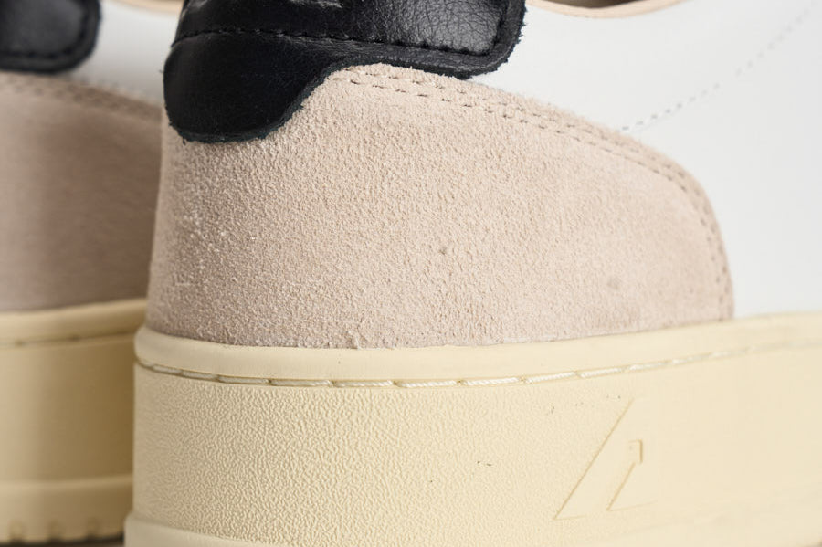 Sneakers uomo Medalist low beige e nera AULM LS21 AUTRY 