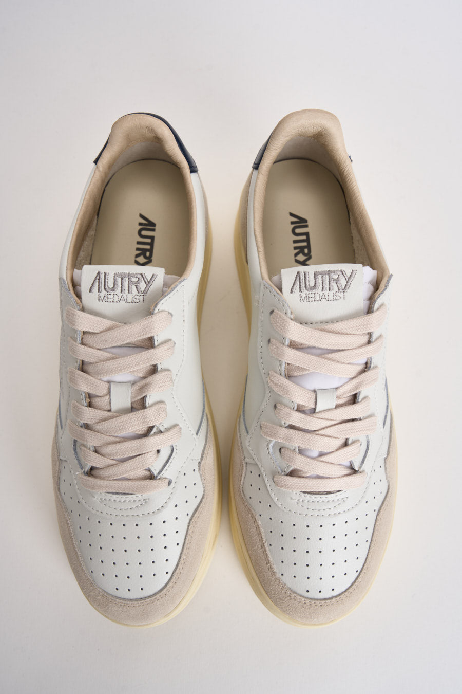 Sneakers uomo Medalist Low in pelle e suede blu AULM LS28 AUTRY 