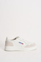 Sneakers uomo Medialist Low in pelle bianca e beige AULM LS30 AUTRY 