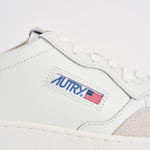 Sneakers uomo Medialist Low in pelle bianca e beige AULM LS30 AUTRY 