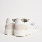Sneakers uomo Medialist Low in pelle bianca e beige AULM LS30 AUTRY 