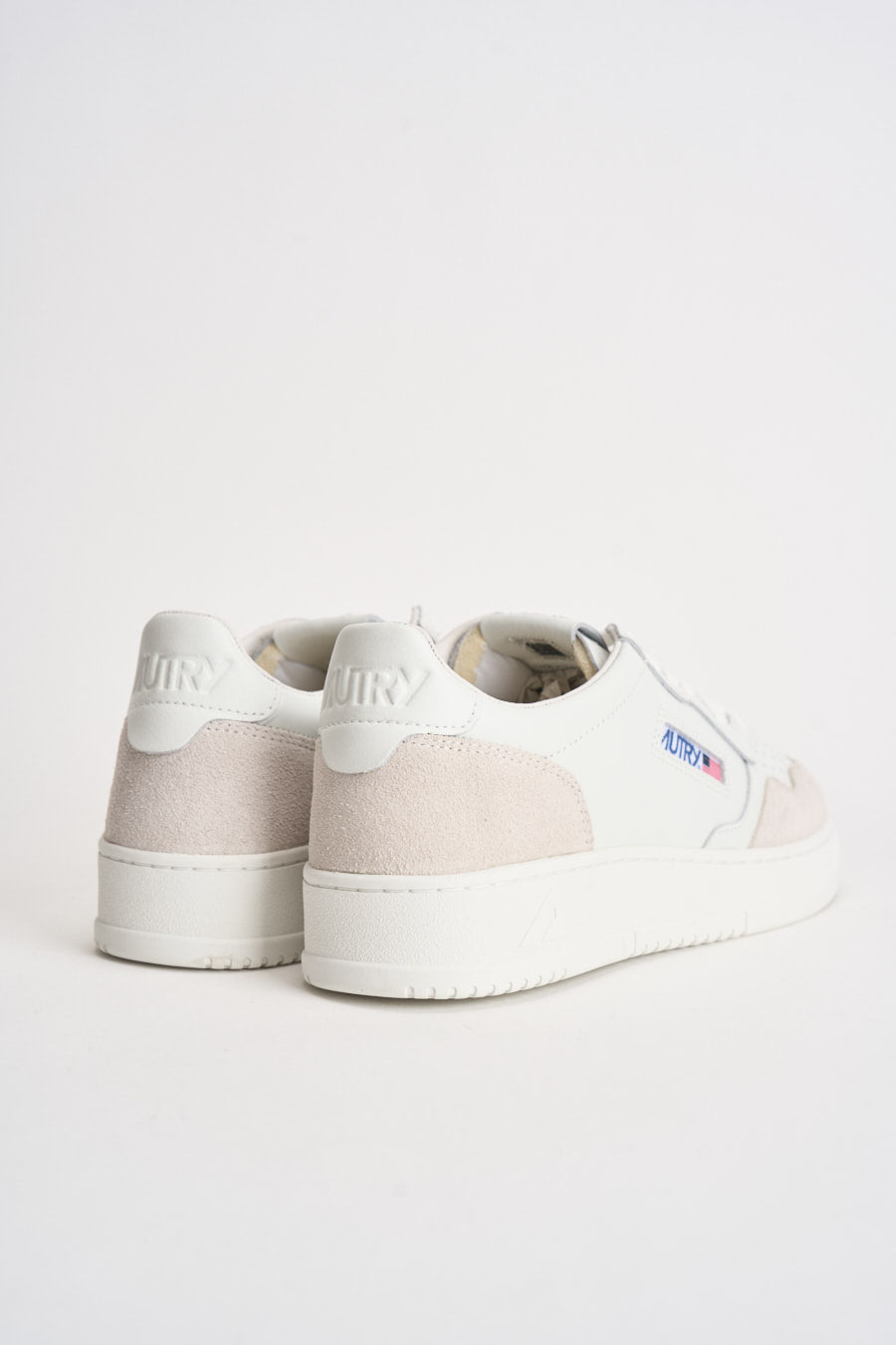 Sneakers uomo Medialist Low in pelle bianca e beige AULM LS30 AUTRY 