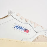 Sneakers uomo Medalist Low in suede bianca e panna AULM LS33 AUTRY 