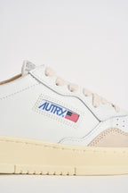Sneakers uomo Medalist Low in suede bianca e panna AULM LS33 AUTRY 