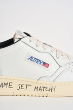 Sneakers uomo Medalist Low con scritta nera AULM ML02 AUTRY 