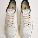 Sneakers uomo Medalist Low con scritta nera AULM ML02 AUTRY 
