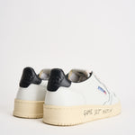 Sneakers uomo Medalist Low con scritta nera AULM ML02 AUTRY 