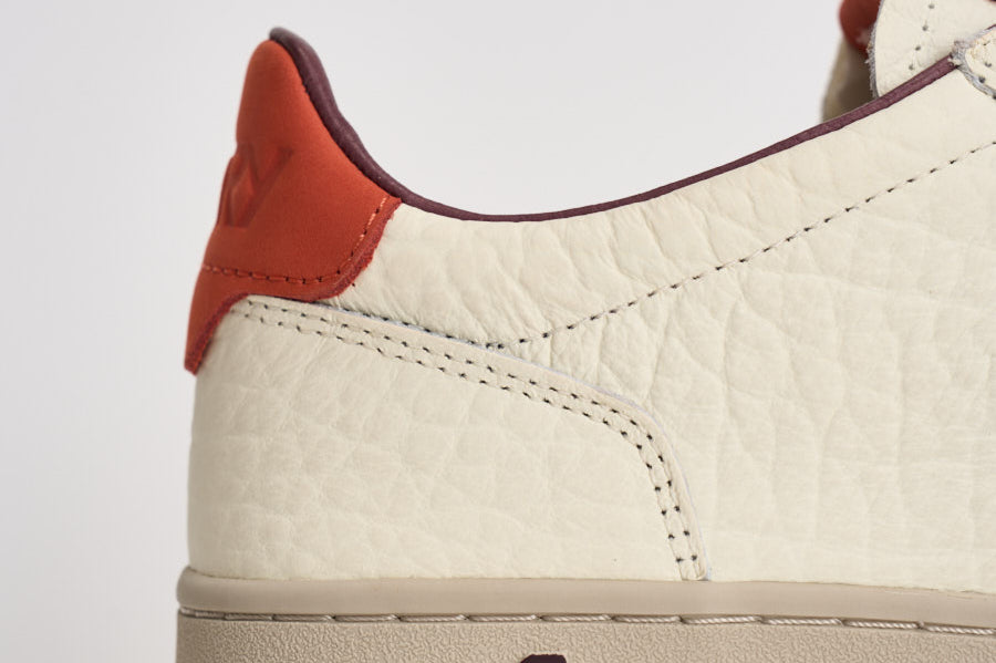 Sneakers uomo Medalist Low bianca e arancione AULM NE17 AUTRY 