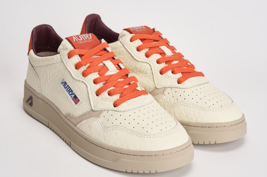 Sneakers uomo Medalist Low bianca e arancione AULM NE17 AUTRY 
