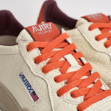 Sneakers uomo Medalist Low bianca e arancione AULM NE17 AUTRY 