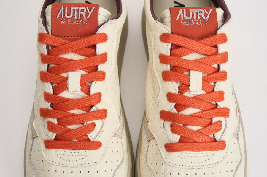 Sneakers uomo Medalist Low bianca e arancione AULM NE17 AUTRY 
