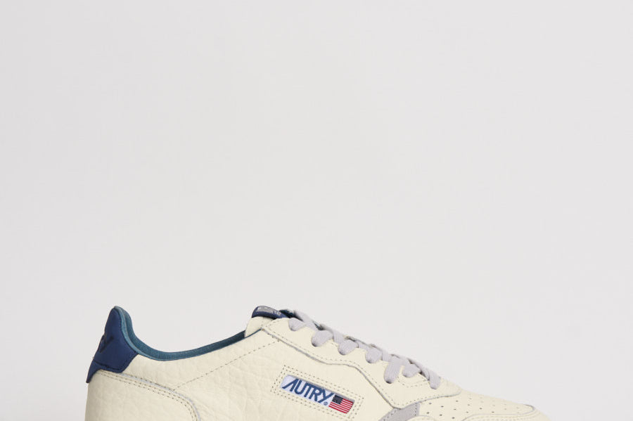 Sneakers uomo Medalist Low panna e blu AULM NE20 AUTRY 
