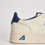 Sneakers uomo Medalist Low panna e blu AULM NE20 AUTRY 