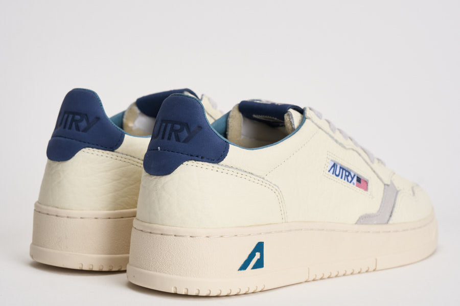 Sneakers uomo Medalist Low panna e blu AULM NE20 AUTRY 