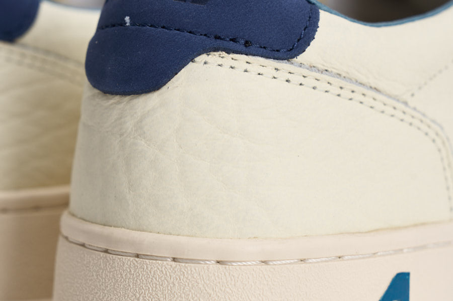 Sneakers uomo Medalist Low panna e blu AULM NE20 AUTRY 