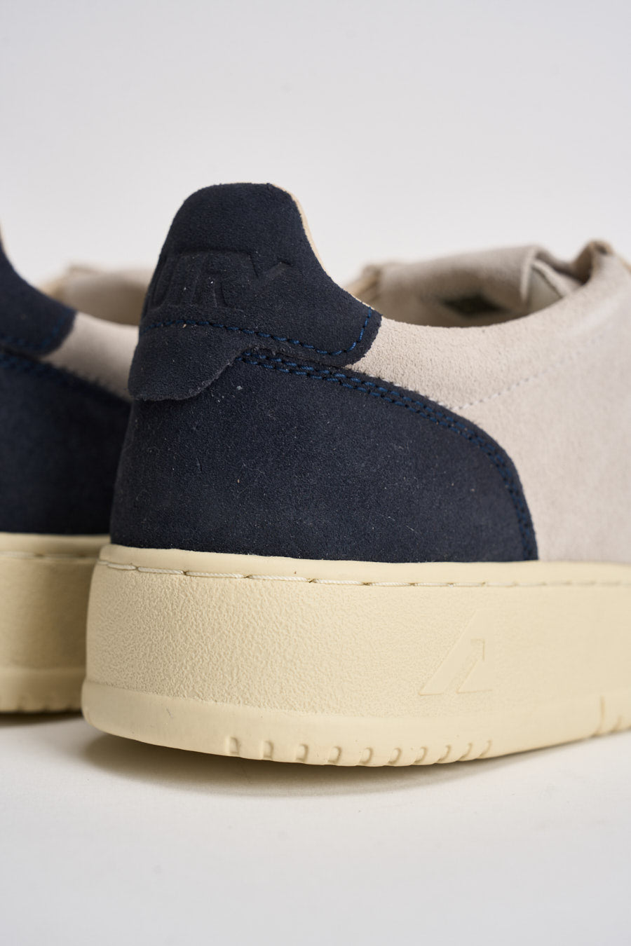Sneakers uomo Medalist Low in suede grigio AULM TS29 AUTRY 