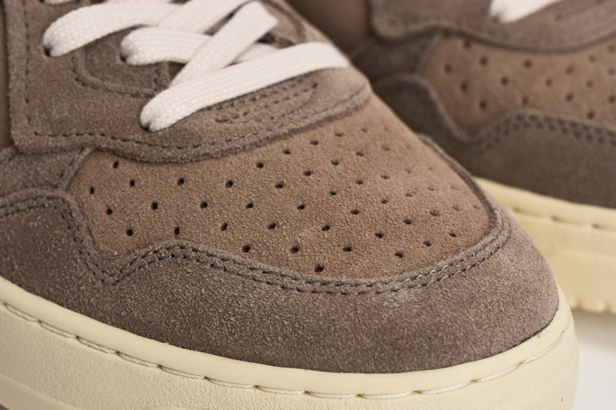 Sneakers uomo Medalist Low in suede marrone AULM TS41 AUTRY 