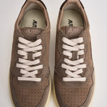 Sneakers uomo Medalist Low in suede marrone AULM TS41 AUTRY 