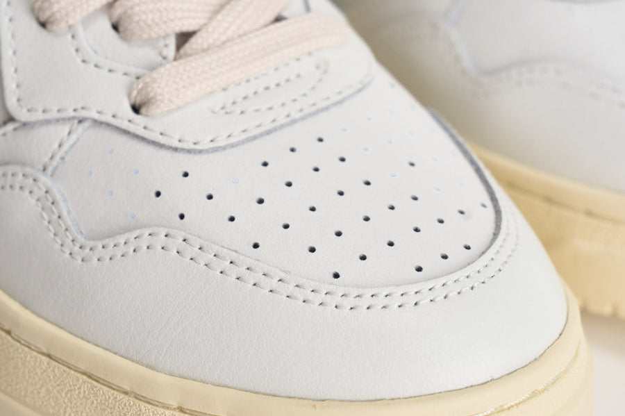 Sneakers donna Medalist Low bianca AULW BG01 AUTRY 
