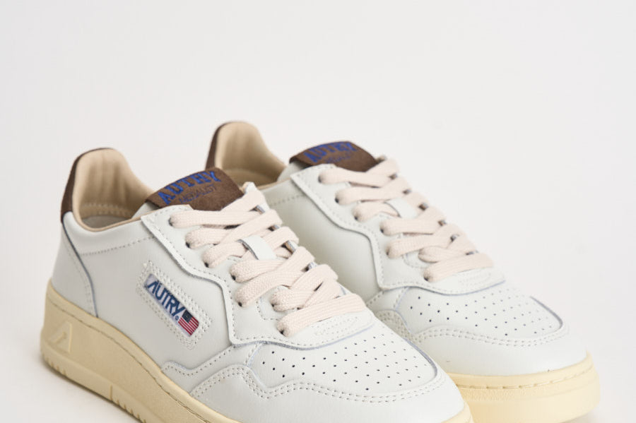 Sneakers Medalist Low donna bianche e moro AULW HJ03 AUTRY 