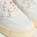 Sneakers Medalist Low donna bianche e moro AULW HJ03 AUTRY 